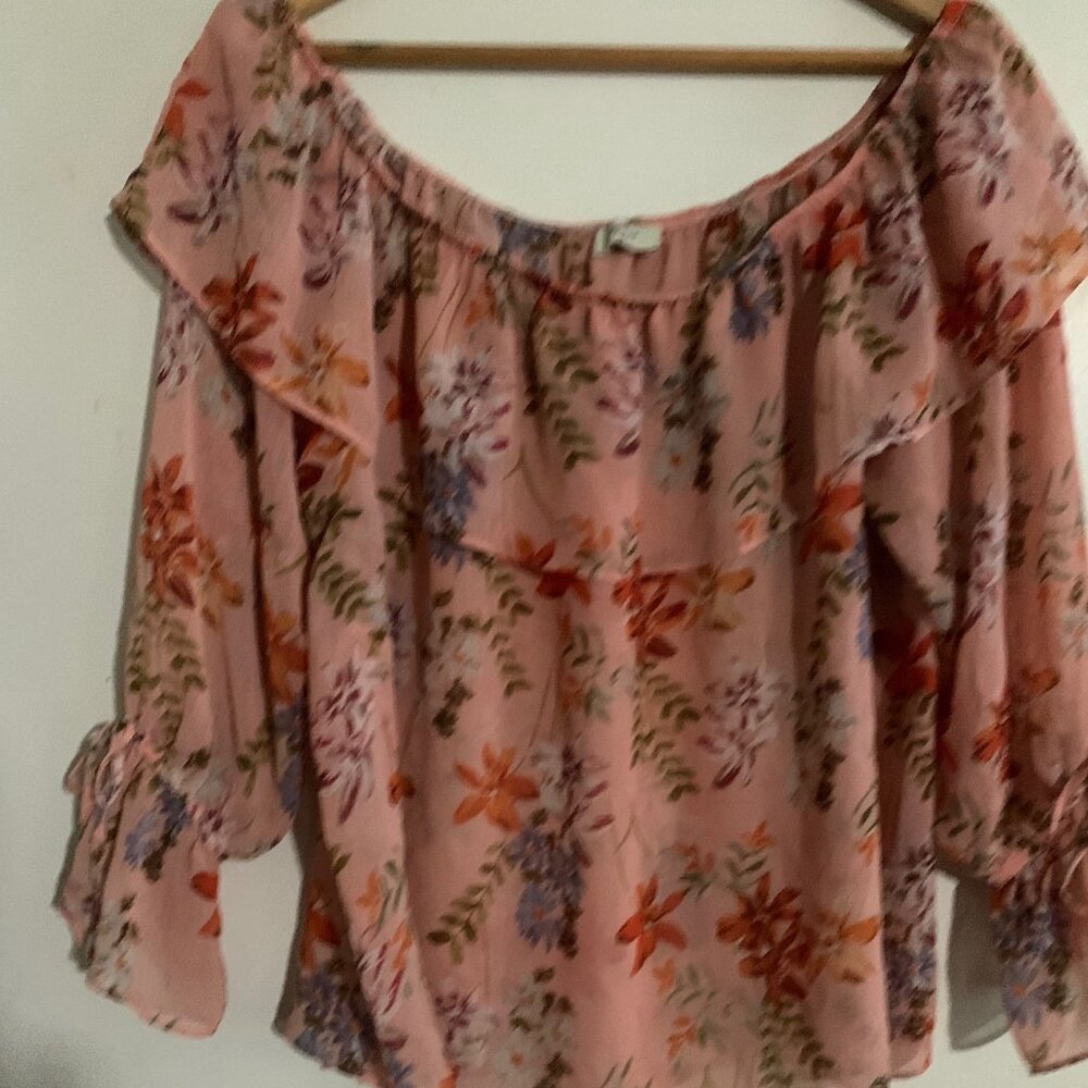 Worn a couple times but in great condition - Smoke free home